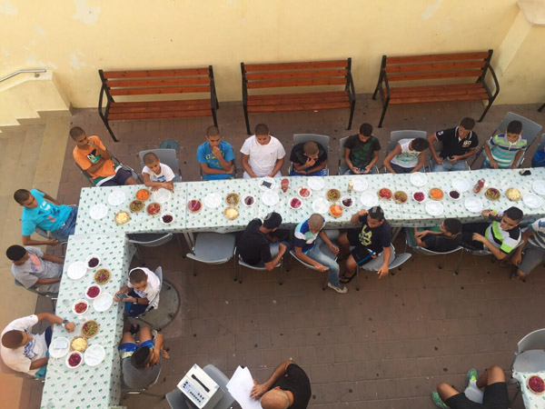 بالصور: افطار جماعي في مركز النهوض بالشبيبة في يافا